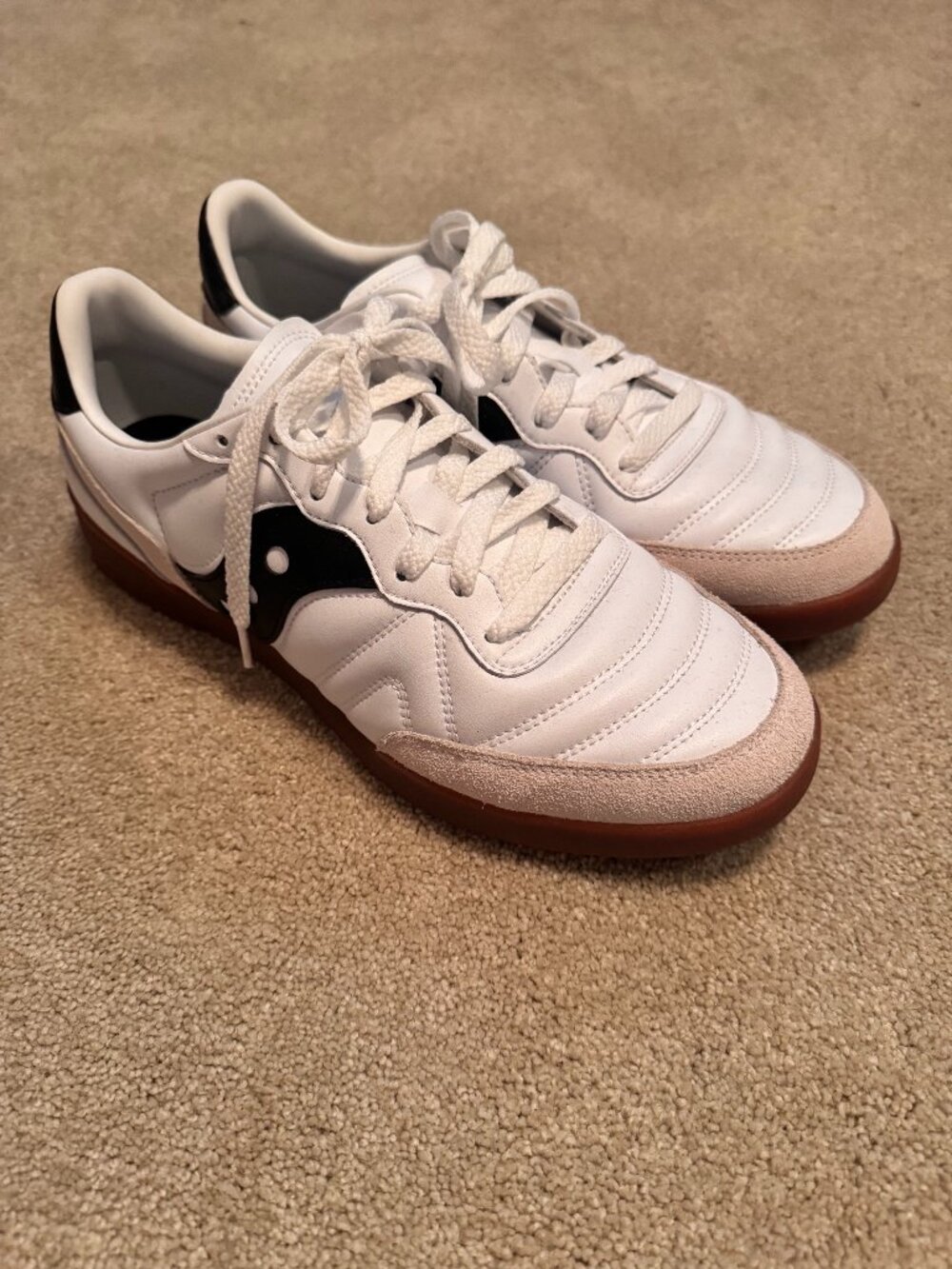 Saucony 586i Sneakers White Black Gum Sole Men's Size 11 Leather